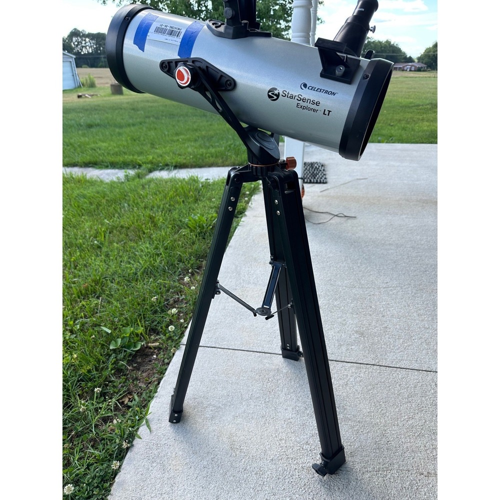 Celestron StarSense Explorer LT 114AZ Newtonian Reflector Telescope Silver